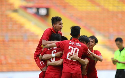 U22 Việt Nam 4-1 U22 Campuchia: Công Phượng dẫn đầu Vua phá lưới, Xuân Trường 'tẩy thẻ'