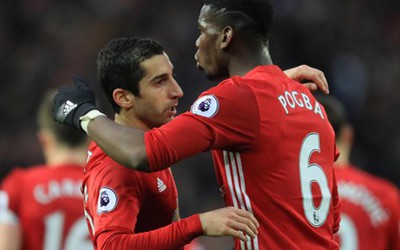 Man Utd gặp khó khi không có Pogba