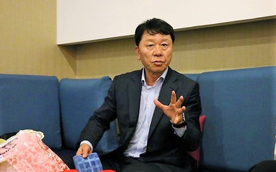 HLV Chung Hea-seong: Là GĐKT, kiêm luôn trách nhiệm của HLV trưởng