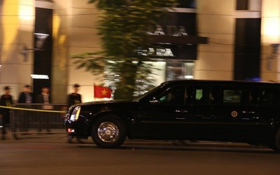 [Chùm ảnh] Đoàn xe đưa Tổng thống Trump đi dự quốc yến