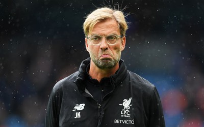 Klopp nhập viện khẩn, bỏ lỡ buổi tập của Liverpool