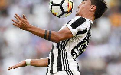 Pogba vừa "nhớ" Dybala, Messi mới đã để ngỏ khả năng rời Juventus