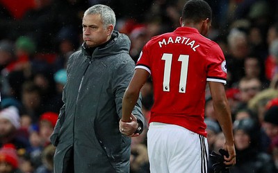 Martial quá yếu còn Lukaku quá khỏe để được đá liên tục