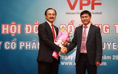 Tân Chủ tịch VPF vừa nhậm chức đã phải lo kiếm tiền