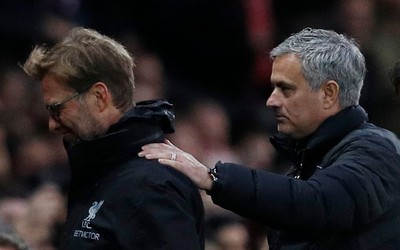 Nói mà không giữ lời, Klopp bị Mourinho mỉa mai vụ Van Dijk