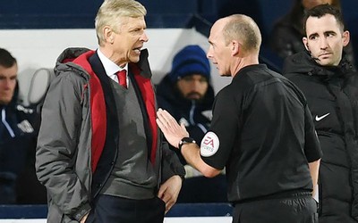 Wenger "suýt tự tử" vì trận hòa trước Chelsea