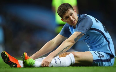 Clip: Stones "phá bóng kiến tạo" cho đối thủ sút tung lưới Man City