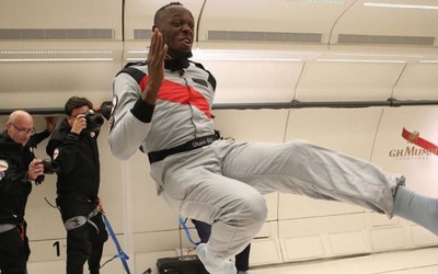 Clip: Usain Bolt chạy đua trong môi trường không trọng lực