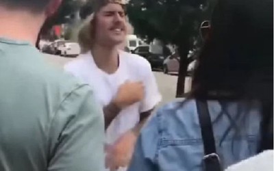 Justin Bieber liên tục co giật khi gặp fan, nghi sử dụng ma túy đá