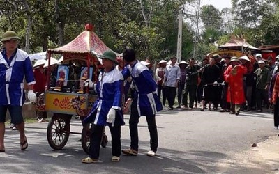 Đau đớn nguyên nhân mẹ thắt cổ con trai 18 tháng và chính mình tự tử