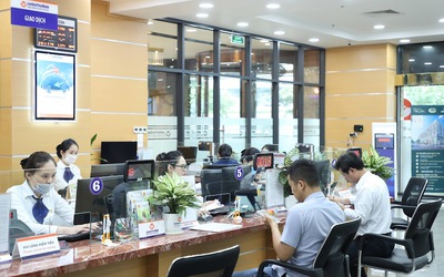 Nhiều lãnh đạo cấp cao LienVietPostBank đăng ký mua mạnh cổ phiếu LPB