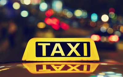 Đề xuất bỏ biển cấm taxi để công bằng với Uber, Grab