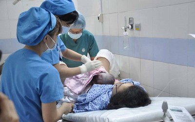 Một sản phụ tử vong tại bệnh viện nghi do thuyên tắc ối