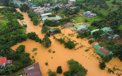 Nhiều địa phương bị ngập lụt, thiệt hại nặng nề do mưa kéo dài