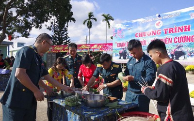 “Xuân canh trời, Tết biên cương, hải đảo” gắn kết tình quân dân