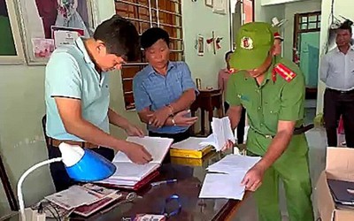 Bắt giám đốc và kế toán một hợp tác xã ở Đắk Lắk