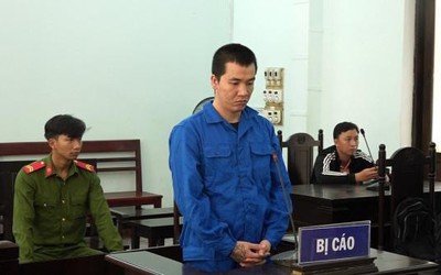 Dùng kéo tấn công cán bộ công an phường, nam thanh niên nhận kết đắng