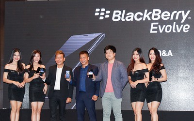 BlackBerry Evolve được bán chính hãng tại Việt Nam với mức giá 8 triệu đồng