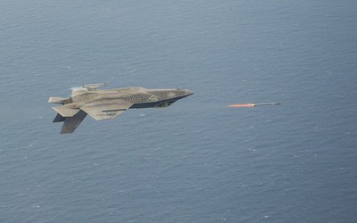 Hệ thống S-500 của Nga sẽ là sát thủ diệt "chim ăn thịt" F-22, "tia chớp" F-35?