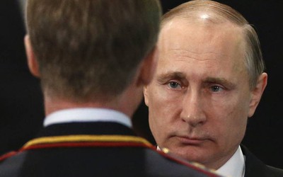 Bán vũ khí giỏi như ông Putin: Mỹ rời đi ở đâu, Nga "vợt khách" ở đó?