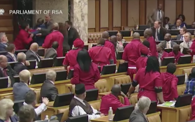 Video: Nghị sĩ Nam Phi lao vào ẩu đả tại cuộc họp Quốc hội