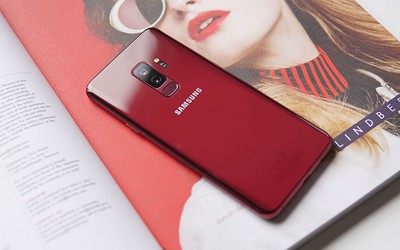 Điểm ấn tượng trên Samsung Galaxy S9 Plus phiên bản Red Burgundy