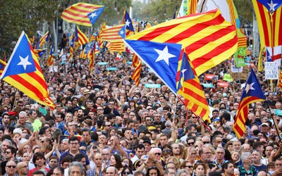 Tây Ban Nha: Gần nửa triệu người xuống đường biểu tình, lo ngại xung đột