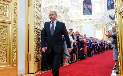 Tổng thống Putin nhậm chức, ví nước Nga như "phượng hoàng tái sinh"