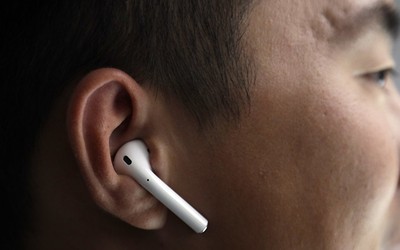 Tai nghe Airpods của Apple nguy cơ gây ung thư, 250 nhà khoa học kêu gọi WHO hành động