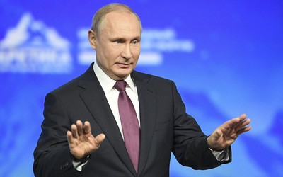 Tổng thống Putin "thương xót" loài gấu khi Nga-Mỹ đối đầu nhau ở Bắc Cực