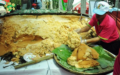 Trông bánh chưng, bánh dày khổng lồ, nhớ giấc mộng Lang Liêu