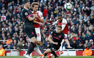 Arsenal-Everton: Quyết giành lại top 3