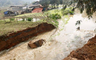 Lào Cai: Vỡ hồ chứa nước thải công ty Apatits 58 hộ dân bị thiệt hại