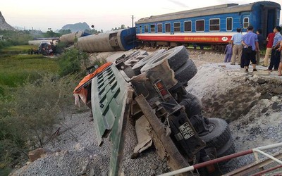 "Quên" bật đèn cảnh báo và hạ barie, có thể chịu án 15 năm tù