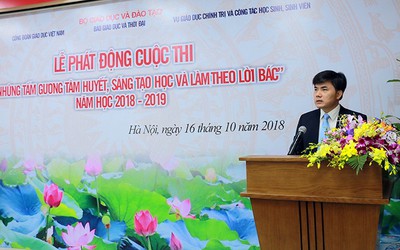 Tôn vinh thầy cô giáo vì sự nghiệp trồng người