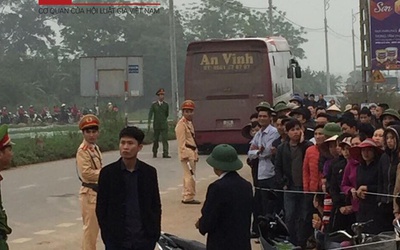 Nóng: Khởi tố vụ xe khách đâm đoàn đưa tang tại Vĩnh Phúc