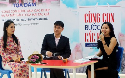 Phụ huynh “săn đón” cuốn sách ra mắt trước các kỳ thi tuyển sinh 2019