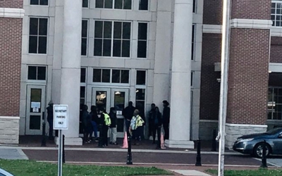 Mỹ: Bí ẩn danh tính nghi phạm gây ra vụ nổ súng tại trường trung học