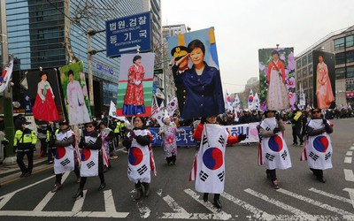 Những tội danh tày đình khiến cựu TT Hàn Quốc Park Geun-hye lĩnh án 24 năm tù giam