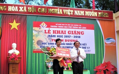 “Cậu bé google” Nhật Minh thủ khoa tốt nghiệp THPT tại Quảng Trị