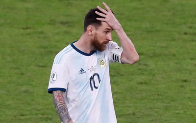 Lý do Messi bị phạt tiền và cấm thi đấu