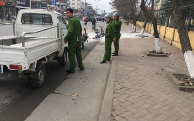 Hà Nội: Xe máy đang chạy bất ngờ cháy rụi