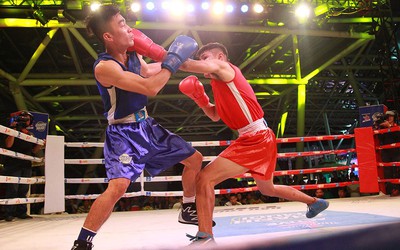 Người Sài Gòn mãn nhãn với sàn đấu boxing tổ chức ngoài trời