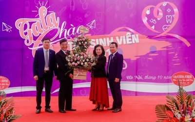 Ấn tượng “bữa tiệc âm nhạc” chào tân sinh viên 2018 trường Cao đẳng Y – Dược ASEAN