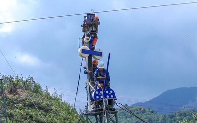 Tuyến cáp treo mẹ con và hành trình dị thường “bắc cầu” qua thung lũng Mường Hoa, Tây Bắc