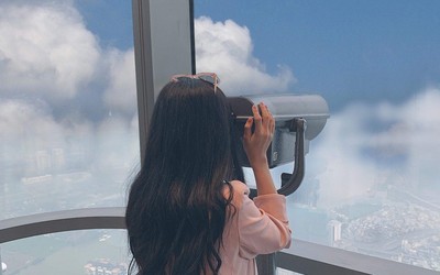 “Sống ảo trên mây” ở Đài quan sát Skyview cao nhất Đông Nam Á