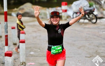 Nữ CEO Đậu Thị Trinh lần đầu tham gia Viet Nam Mountain Marathon với con số kết quả ấn tượng