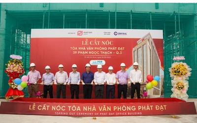 Phát Đạt tổ chức nghi thức cất nóc tòa nhà văn phòng