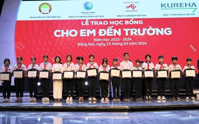 Đồng Nai: Trao 400 học bổng “Cho em đến trường” năm học 2023-2024