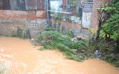 Tìm thấy thi thể một người bị lũ cuốn trôi